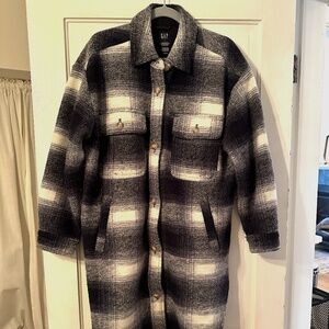 Gap Women's Shacket Blue Plaid / wool blend long shirt jacket Size Large